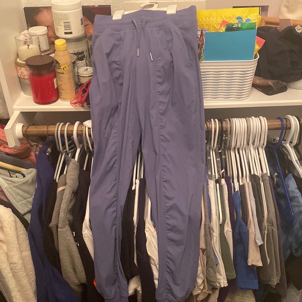 LULULEMON DANCE STUDIO JOGGERS SIZE 2!!!